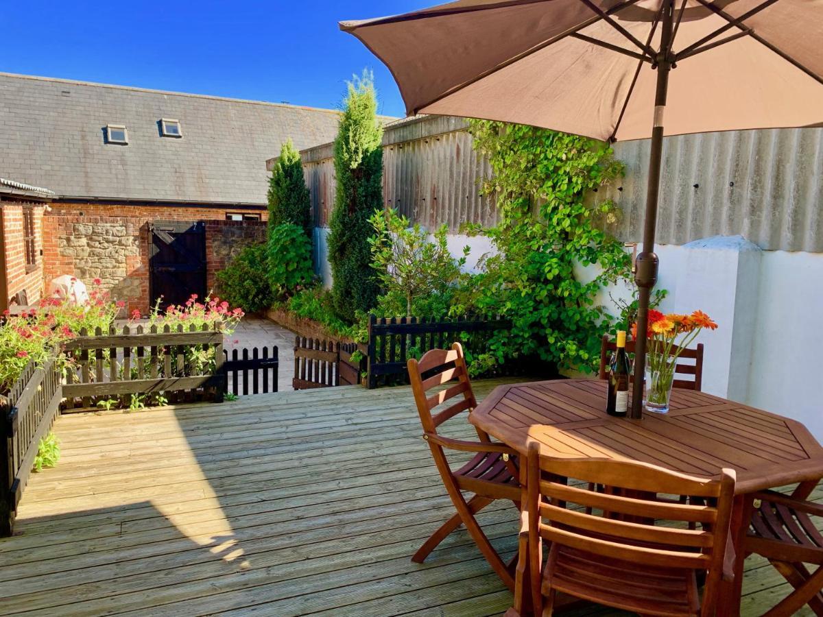 Little Upton Farm Cottages Ryde  Luaran gambar