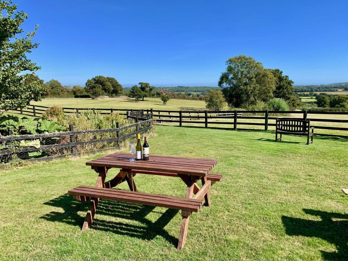 Little Upton Farm Cottages Ryde  Luaran gambar