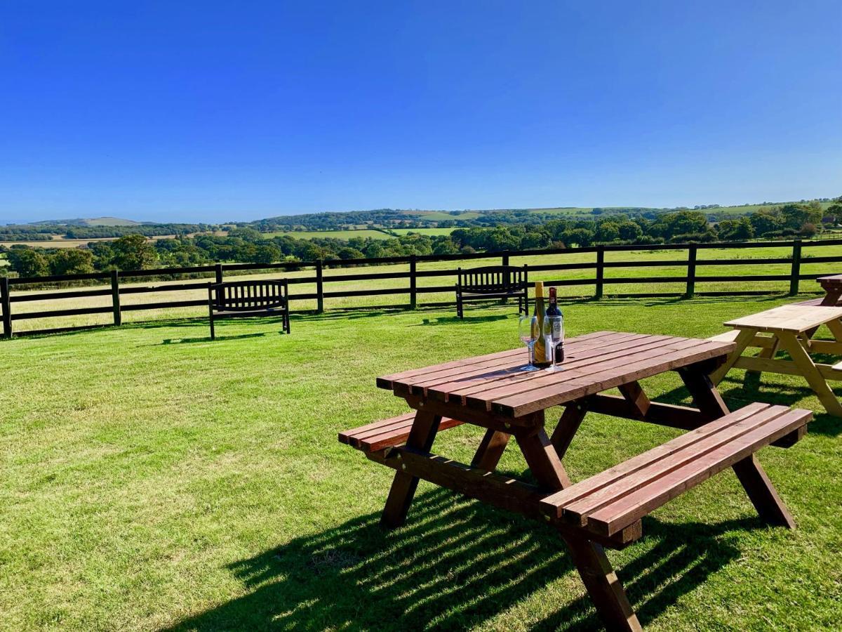 Little Upton Farm Cottages Ryde  Luaran gambar