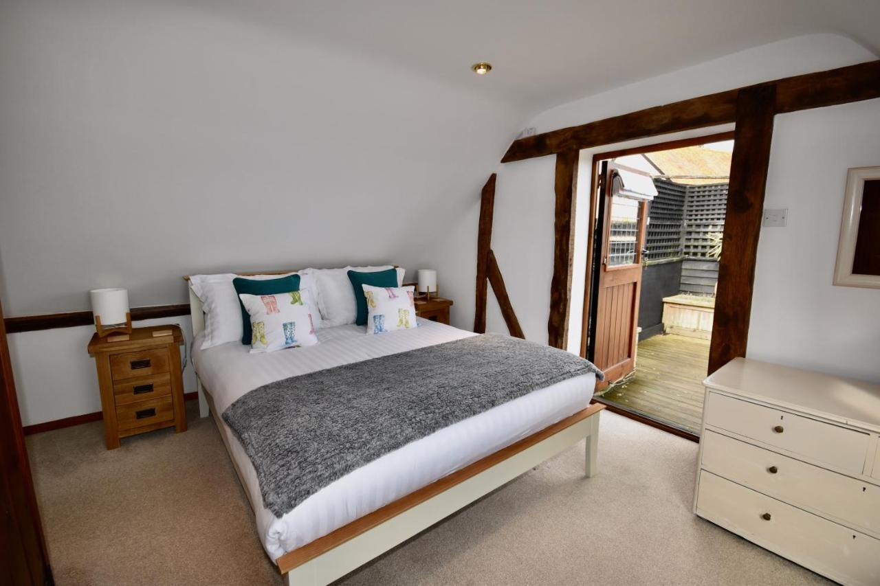 Little Upton Farm Cottages Ryde  Luaran gambar