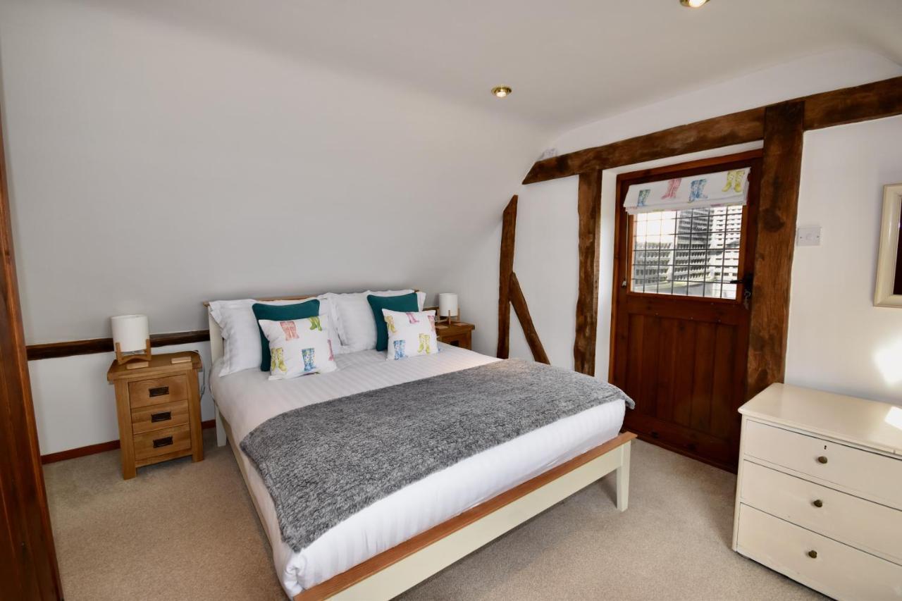 Little Upton Farm Cottages Ryde  Luaran gambar